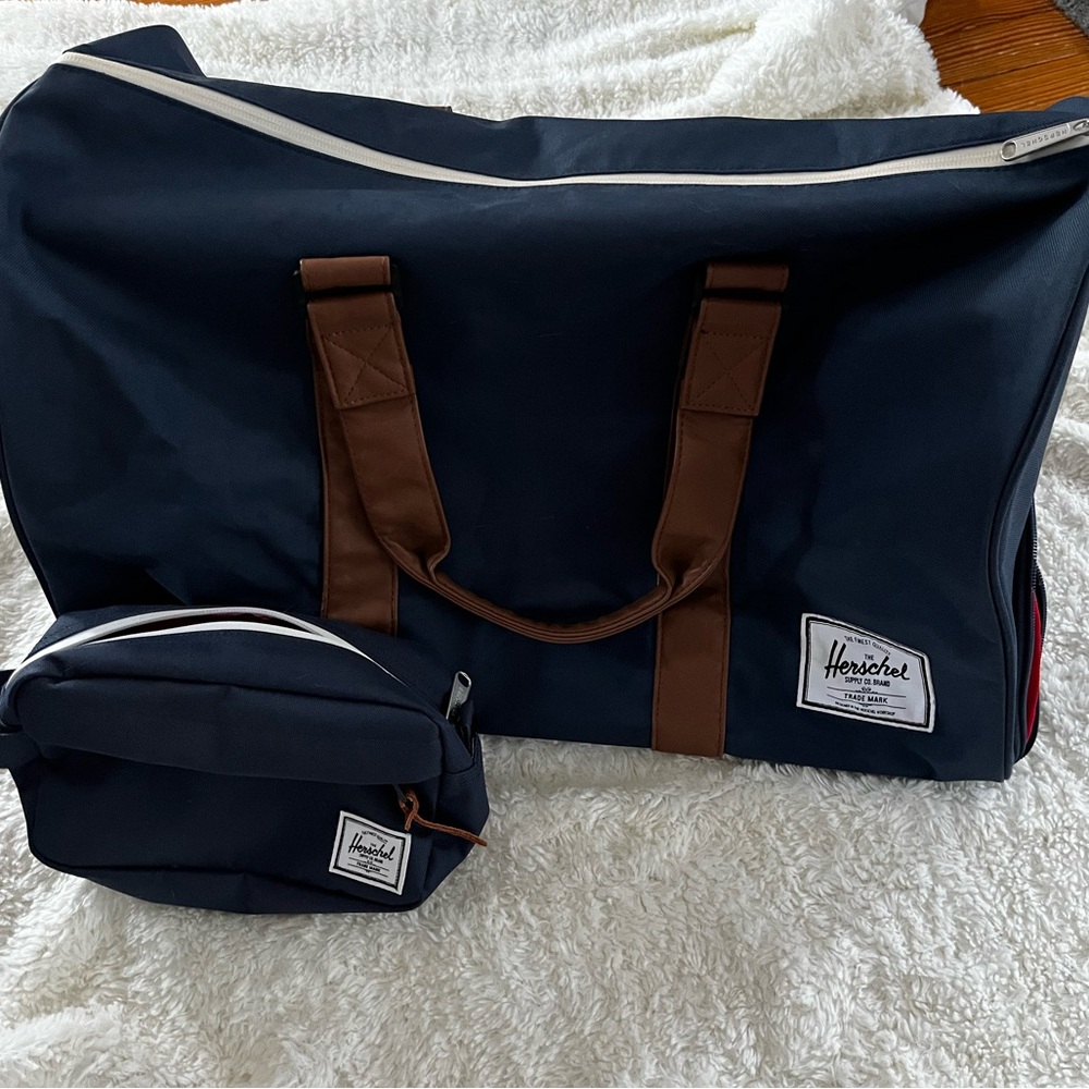 Herschel Novel duffel bag (42L) and Chapter Travel kit (5L) Excellent condition